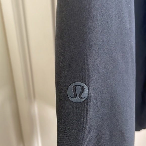 Lululemon - Athletic Shorts - Dark Grey - M - Picture 3 of 14